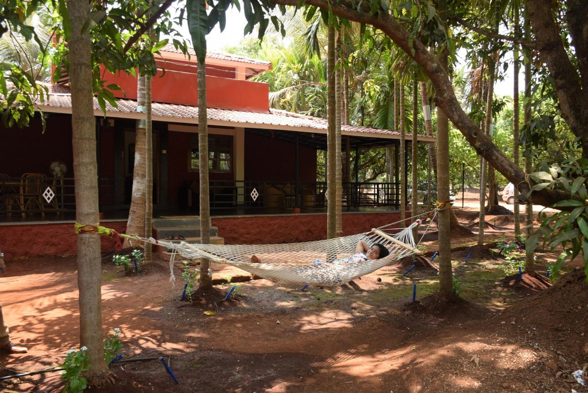 เรด รูฟ ฟาร์มเฮาส์ Villa ชิปลุน ภายนอก รูปภาพ