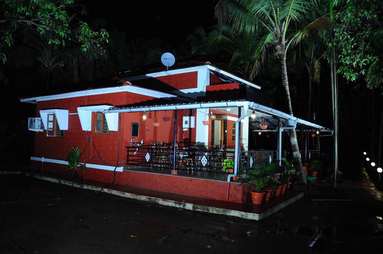 เรด รูฟ ฟาร์มเฮาส์ Villa ชิปลุน ภายนอก รูปภาพ
