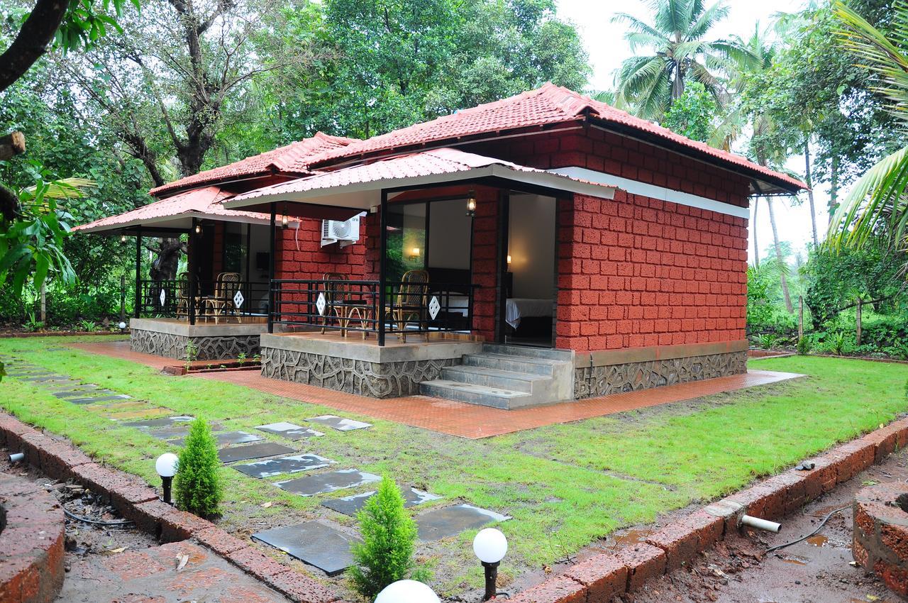 เรด รูฟ ฟาร์มเฮาส์ Villa ชิปลุน ภายนอก รูปภาพ