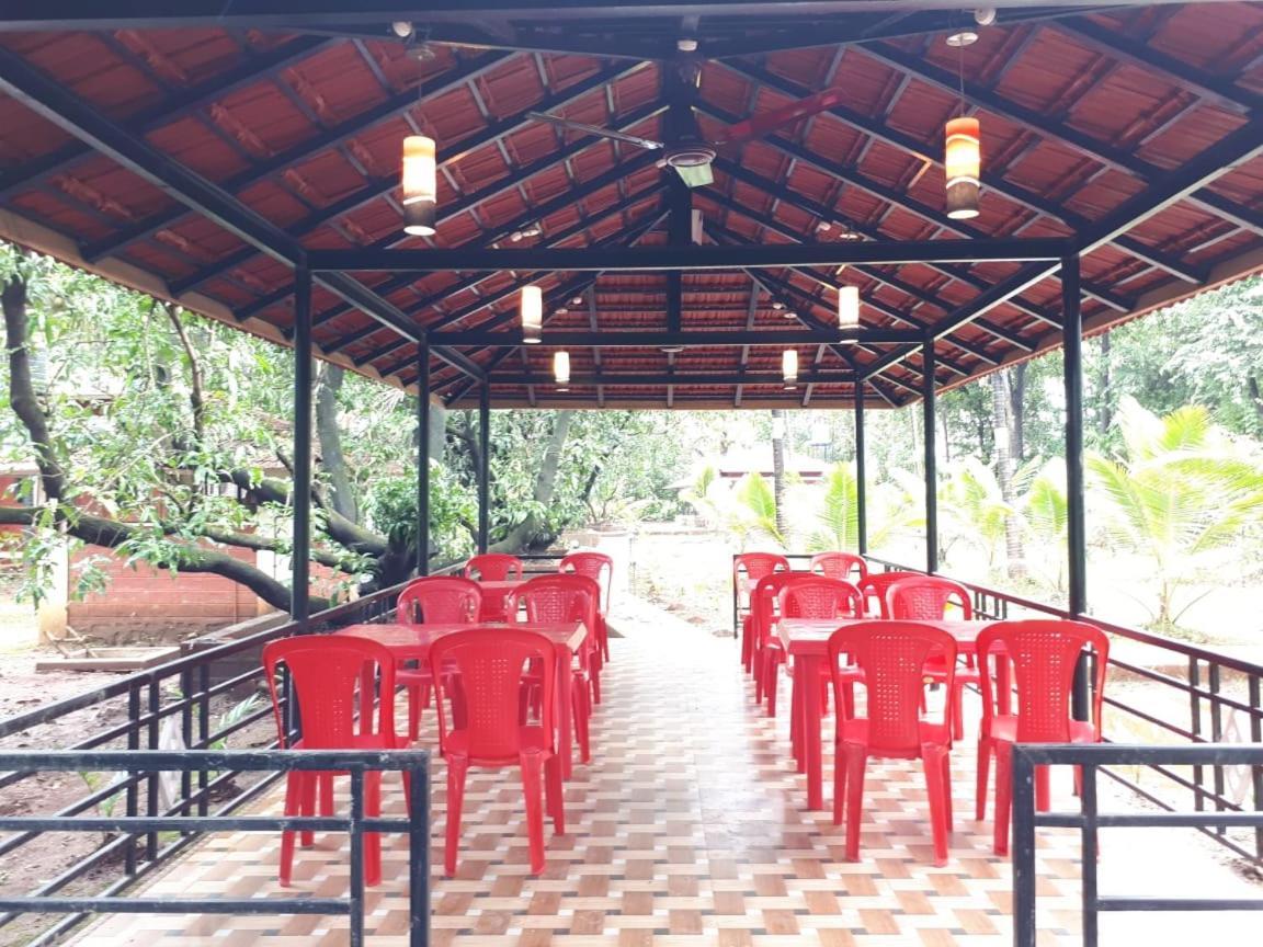 เรด รูฟ ฟาร์มเฮาส์ Villa ชิปลุน ภายนอก รูปภาพ